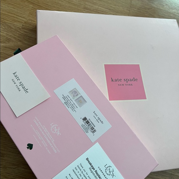 Super cute  BRAND NEW Kate Spade jewelry plates ( set of 2) - Picture 2 of 5